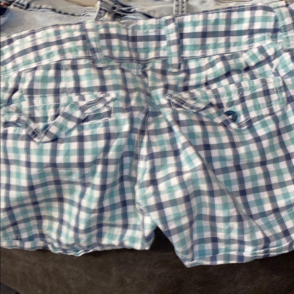 Shorts - Picture 2 of 3